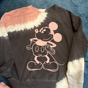 Women’s Disney Mickey Mouse sweatshirt